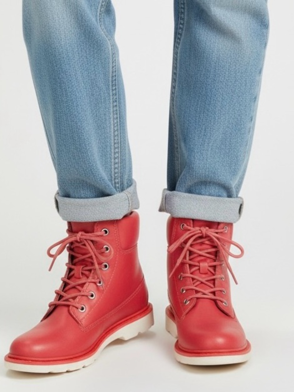 Lugz pink Laceup high top boot. I”‎ heel size 7 new without box